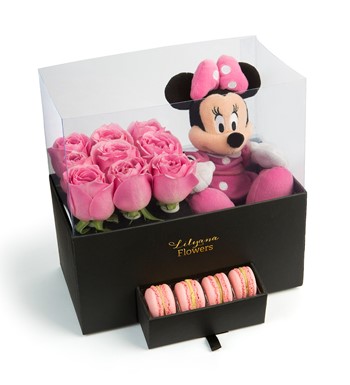 Lilyana Flowers - Minnieli Siyah Kutuda Macaronlu Pembe Gül
