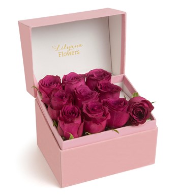 Lilyana Flowers - Dikdörtgen Kadife Küçük Pembe Kutuda  Fuşya Gül