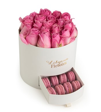 Lilyana Flowers - Yuvarlak Büyük Beyaz Kutuda Macaronlu Pembe Gül