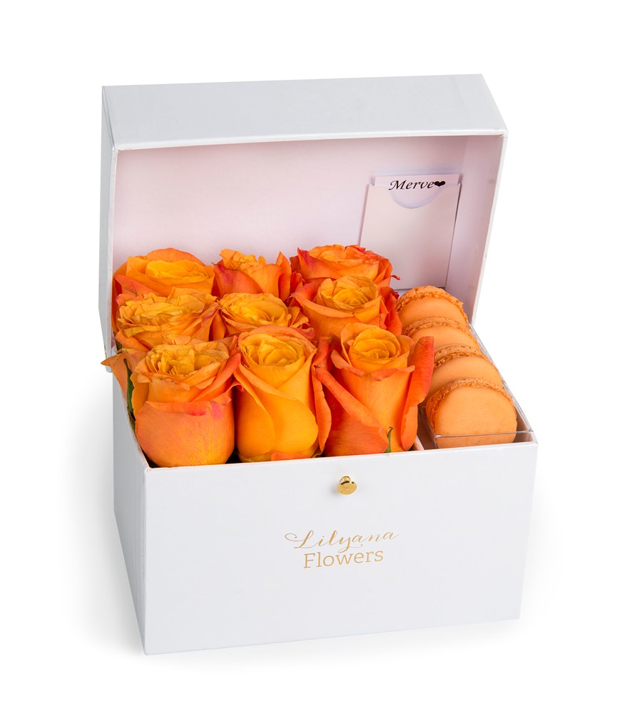 Yuvarlak Kutuda 11 Adet Kırmızı Gül