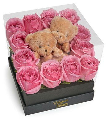Lilyana Flowers - Şeffaf Ayıcıklı Kutuda Pembe Gül