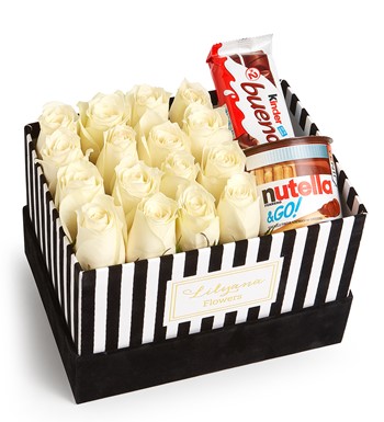 Lilyana Flowers - Kadife Çizgili Kutuda Çikolatalı Beyaz Gül