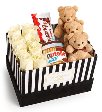 Lilyana Flowers - Kadife Çizgili Kutuda Ayıcıklı Çikolatalı Beyaz Gül