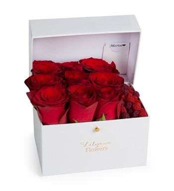 Lilyana Flowers - Kokina Buketi